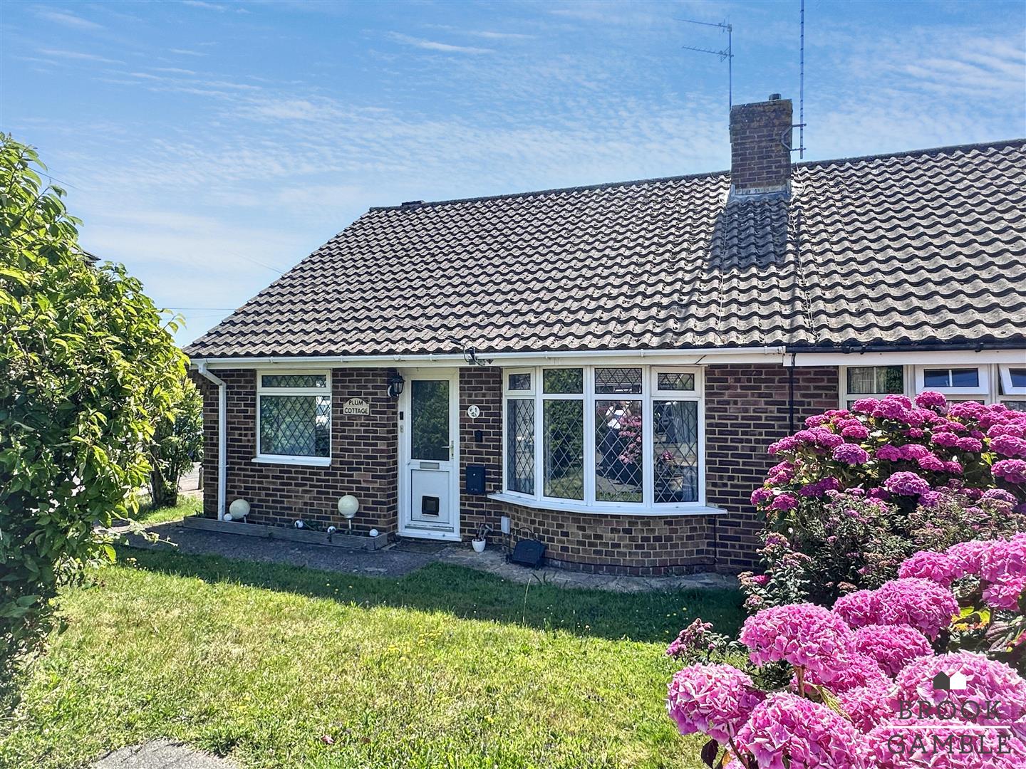 2 Bedroom Bungalow. Victoria Close in Polegate,  3